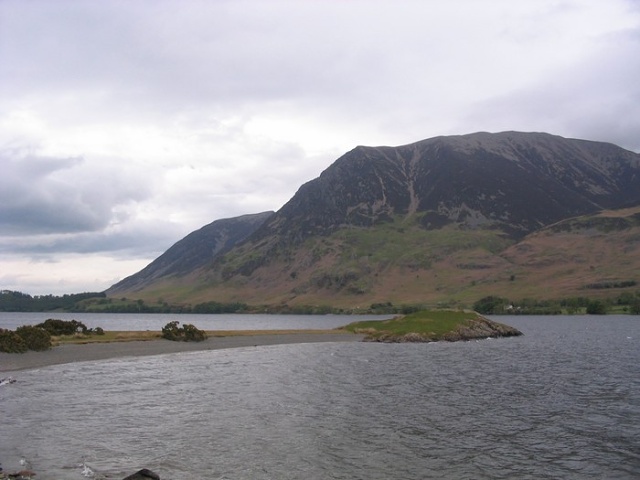 Low Ling Crag jutting out into Crummock Water