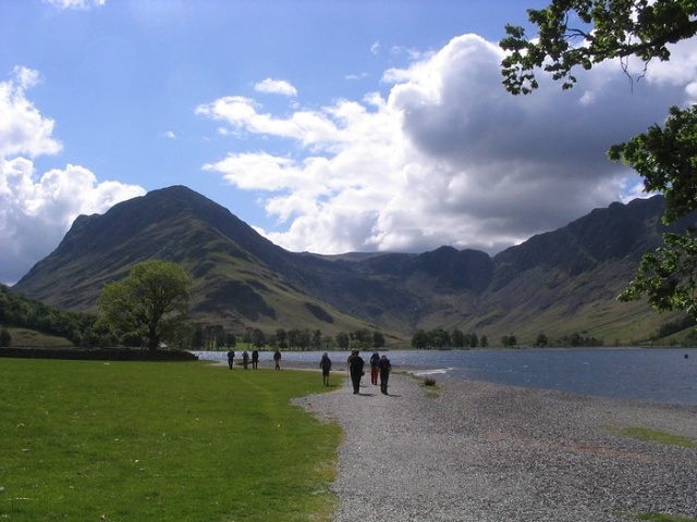 Walking out to Grey Crags along the shore of Lake Buttermere