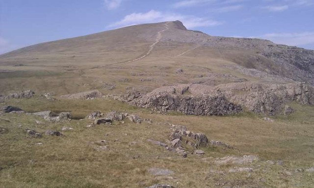 Y Garn from the col at Llyn y Cwn